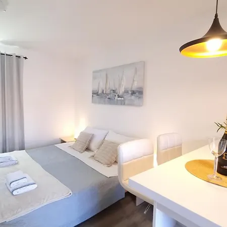 Appartement Skoljka *