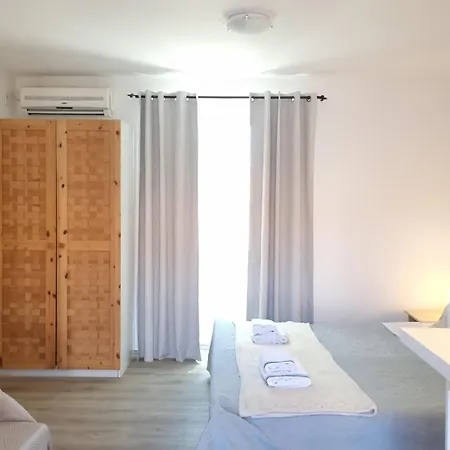 Apartments Skoljka * Jezera
