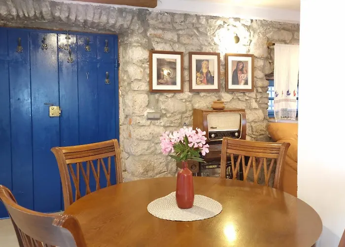 Apartments Skoljka * Езера