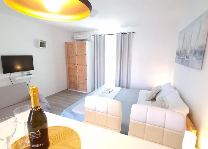 Skoljka Apartmán Jezera